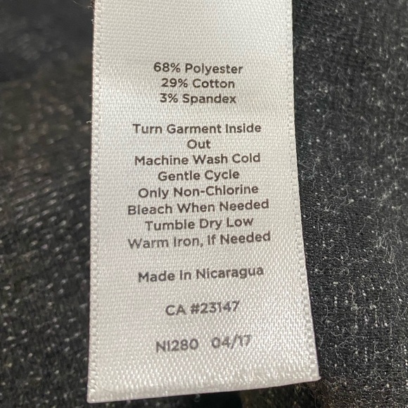 Talbots Women Black and white Textured 3/4 Flutter Sleeve Top size Medium - Picture 5 of 6